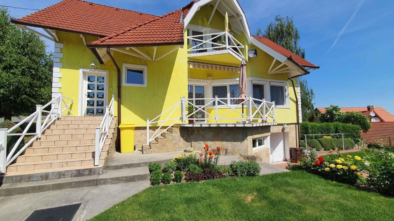 Apartment In Fonyod/Balaton 18580 Fonyód Exterior foto