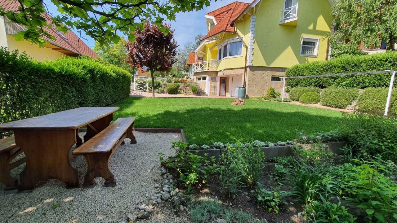 Apartment In Fonyod/Balaton 18580 Fonyód Exterior foto