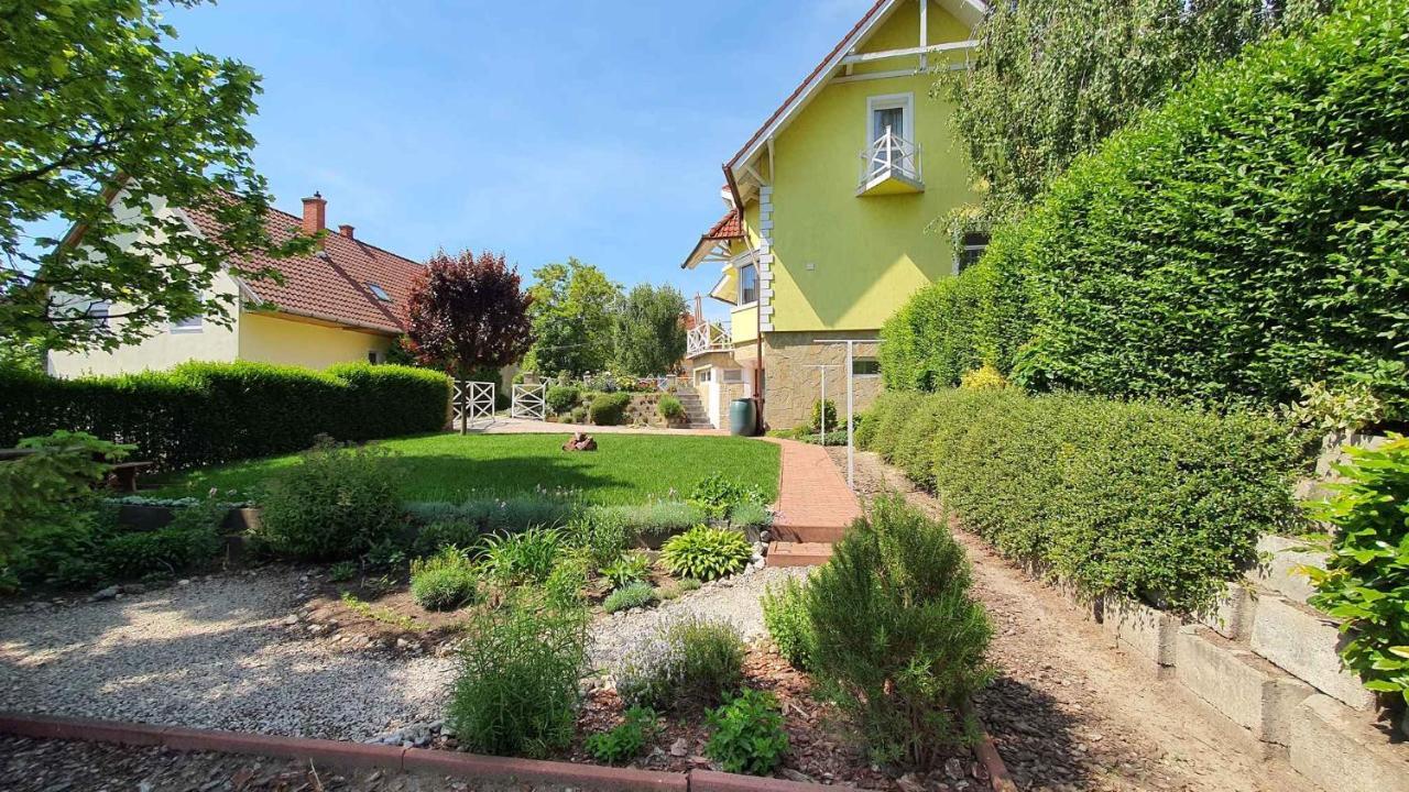 Apartment In Fonyod/Balaton 18580 Fonyód Exterior foto